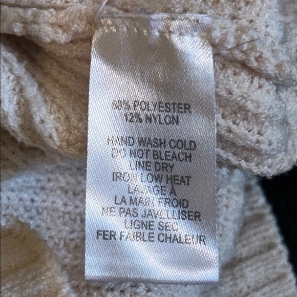 Women's White and Gray Sweater - Picture 7 of 7